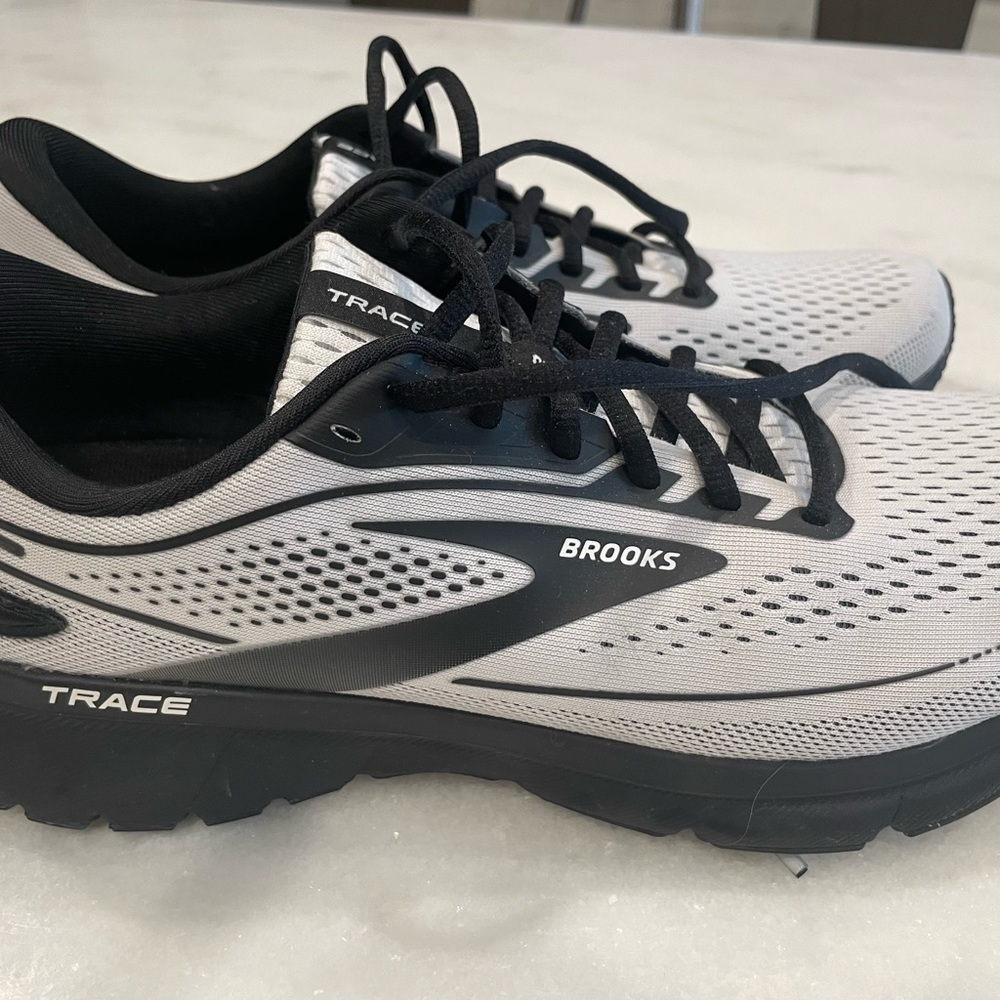 Men’s Brooks Trace 2 running shoes size 10 new without box